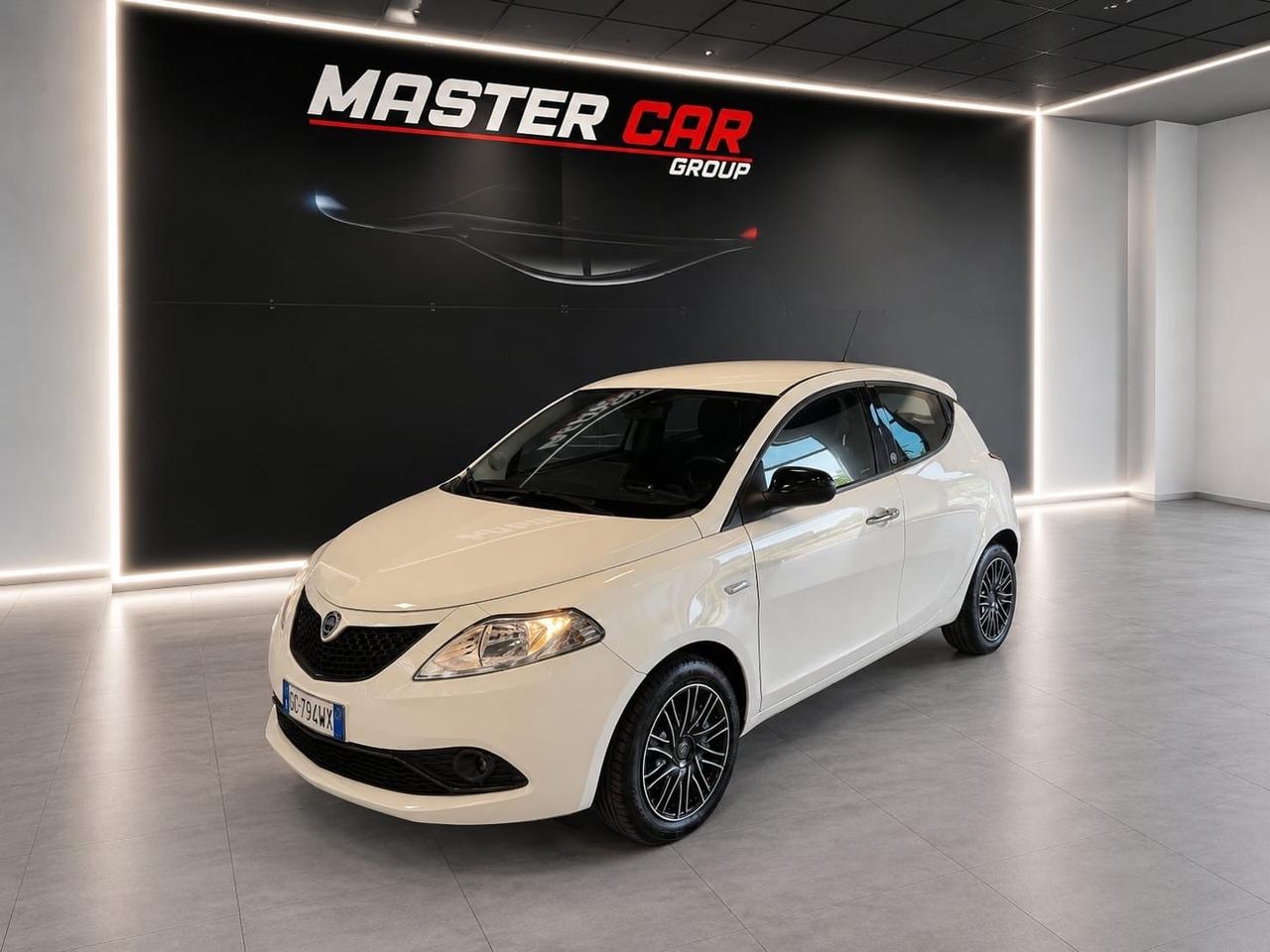 Lancia Ypsilon 1.0 FireFly 5 porte S&S Hybrid Ecochic Gold