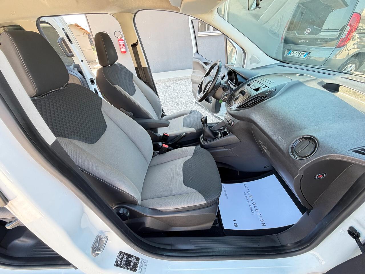 Ford Tourneo Courier 1.5 TDCI 95 cv 136.705 km unico proprietario autocarro