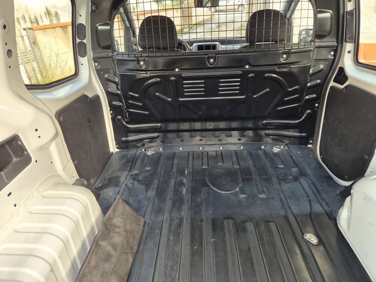 Fiat Fiorino 1.3 MJT 95CV Cargo IVA ESPOSTA