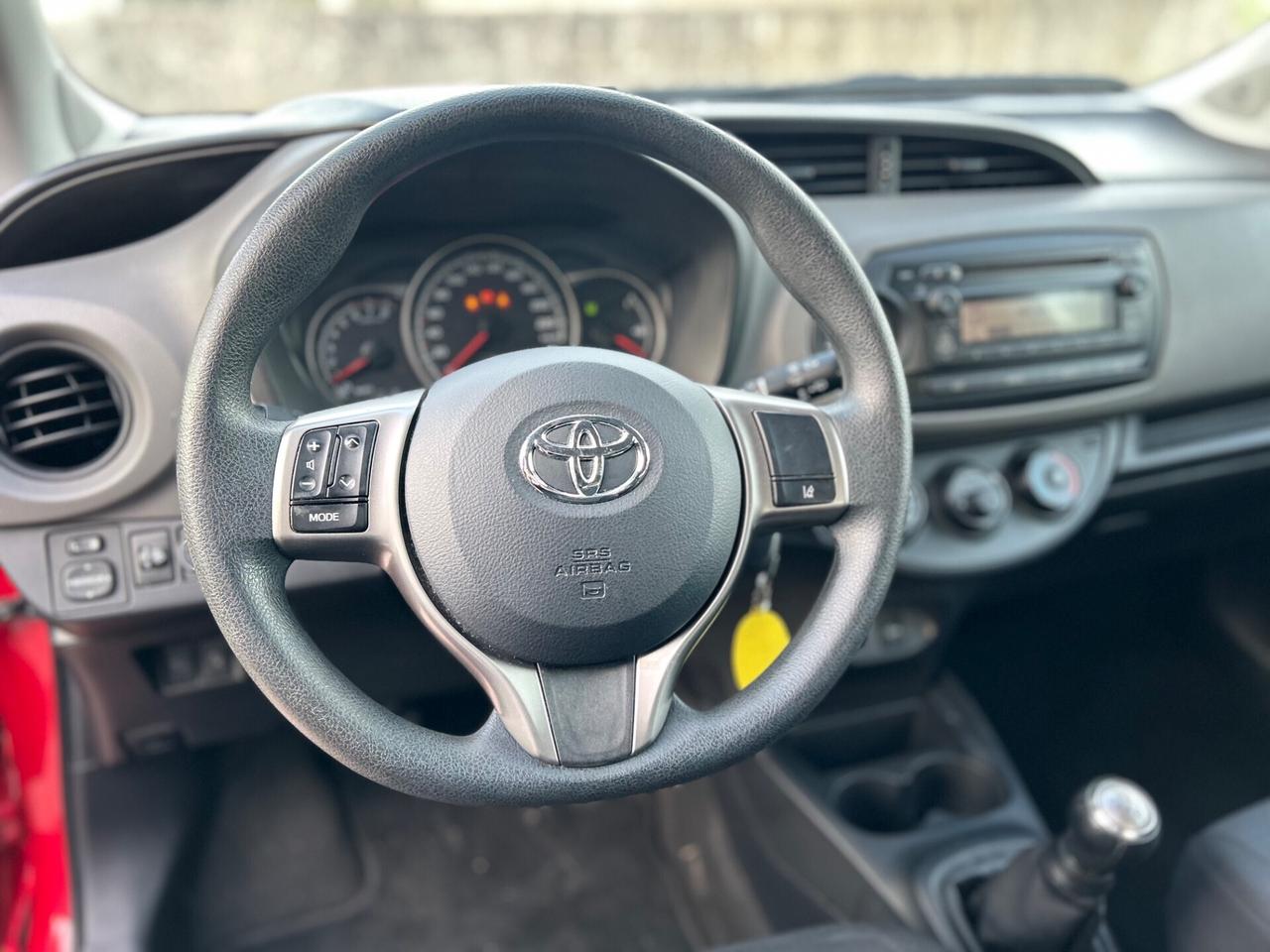 Toyota Yaris 1.0 5 porte Lounge