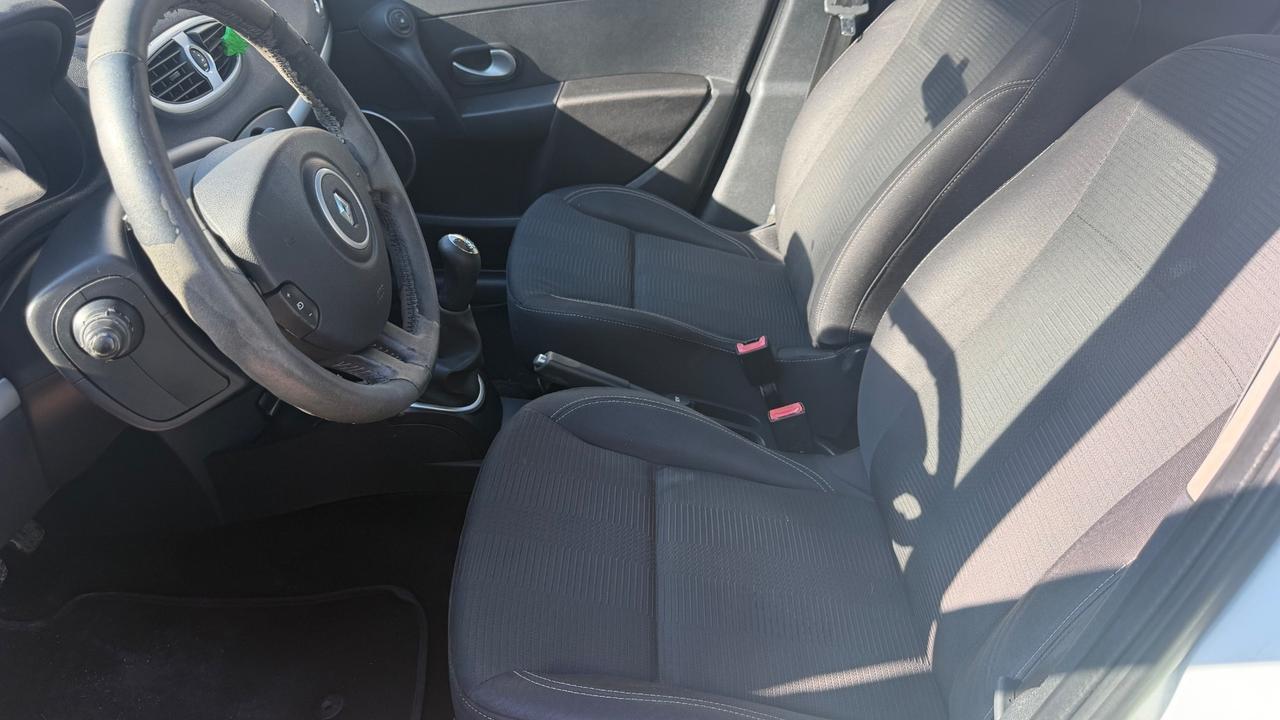 Renault Clio 1.2 16V 5 porte Dynamique