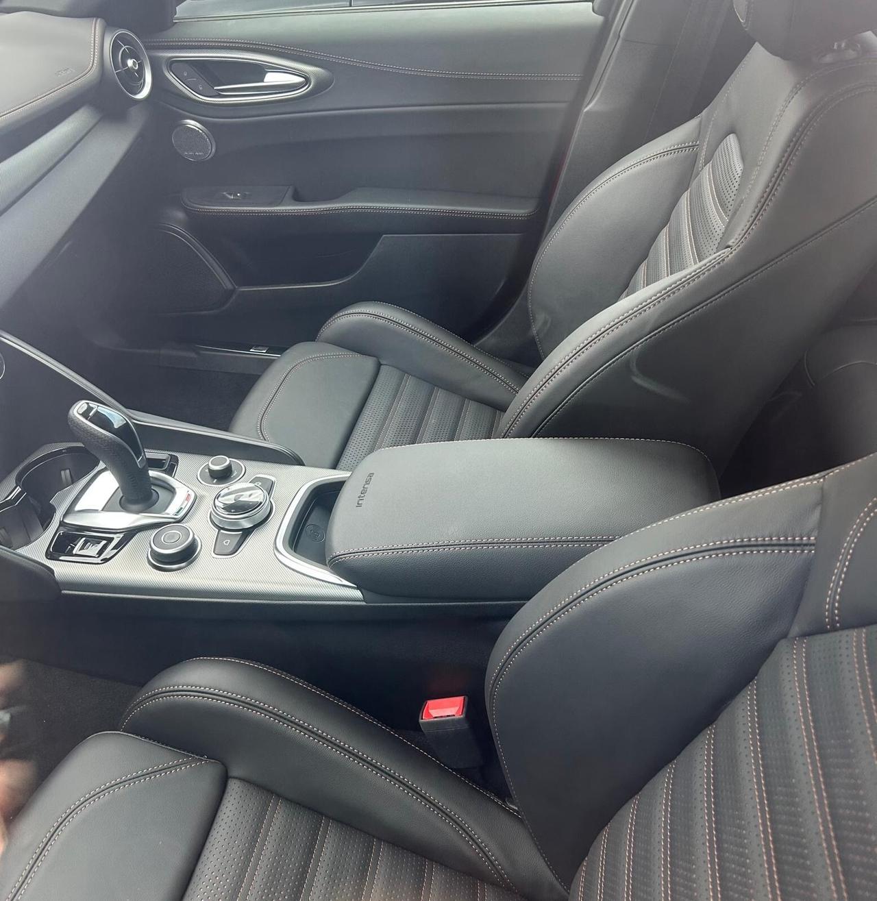 Alfa Romeo Giulia 2.0 Turbo 280 CV AWD Q4 Intensa