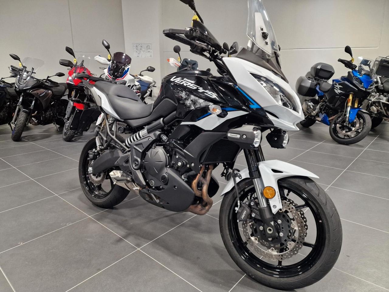 Kawasaki Versys 650 Bianco 2021