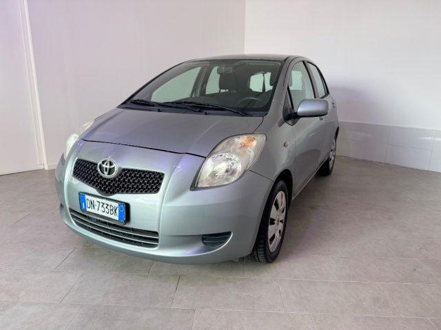 TOYOTA Yaris 1.0 5 porte Sol