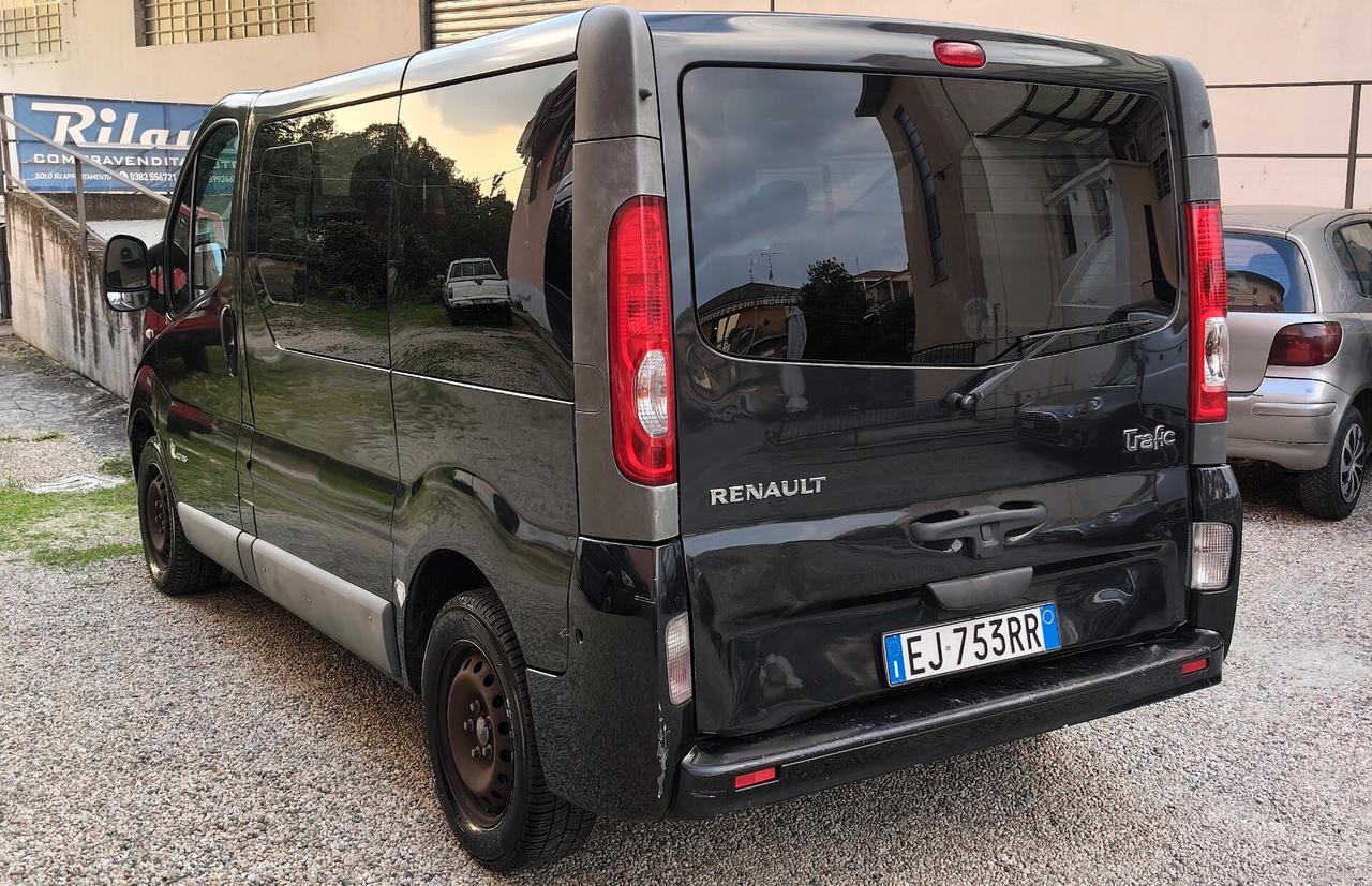 Renault Trafic 2.0 dCi/115 Aut 5 posti-autocarro