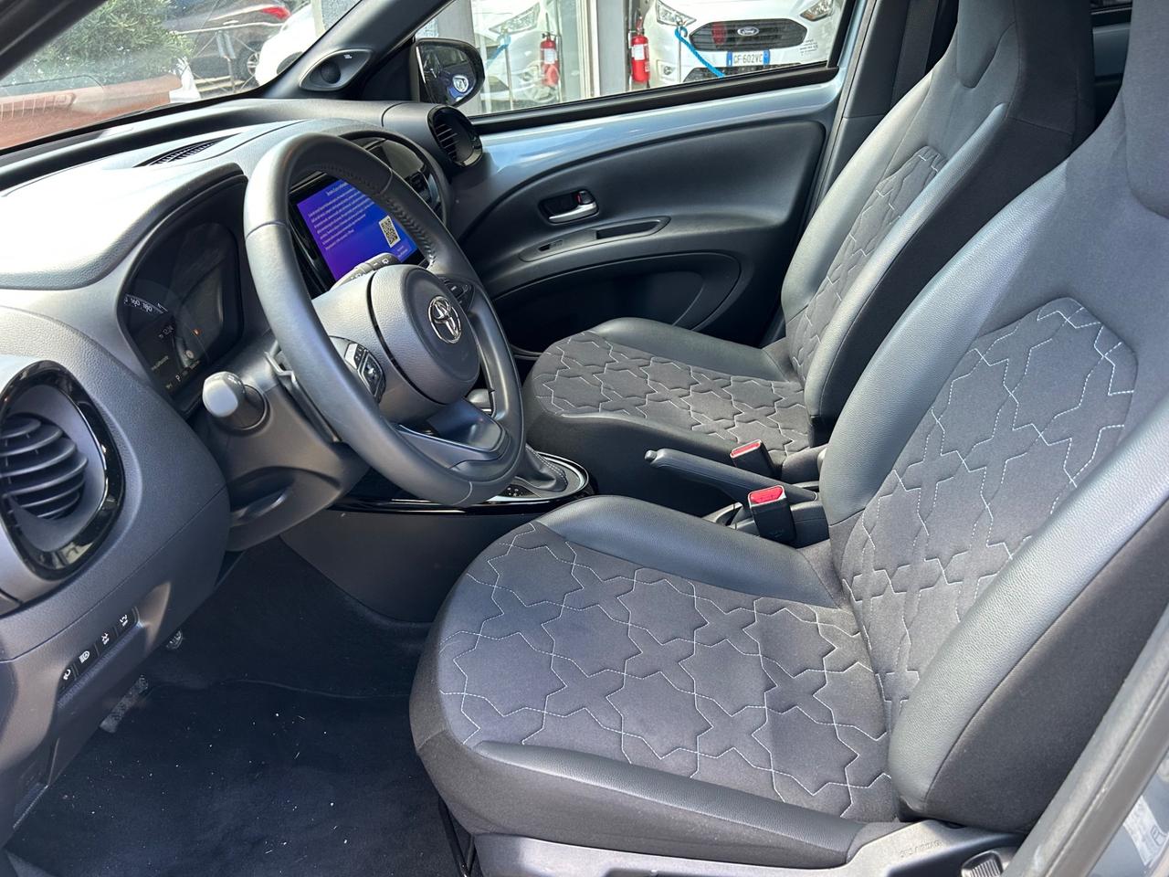 Toyota Aygo X 1.0 5 porte Lounge S-CVT Cambio Automatico