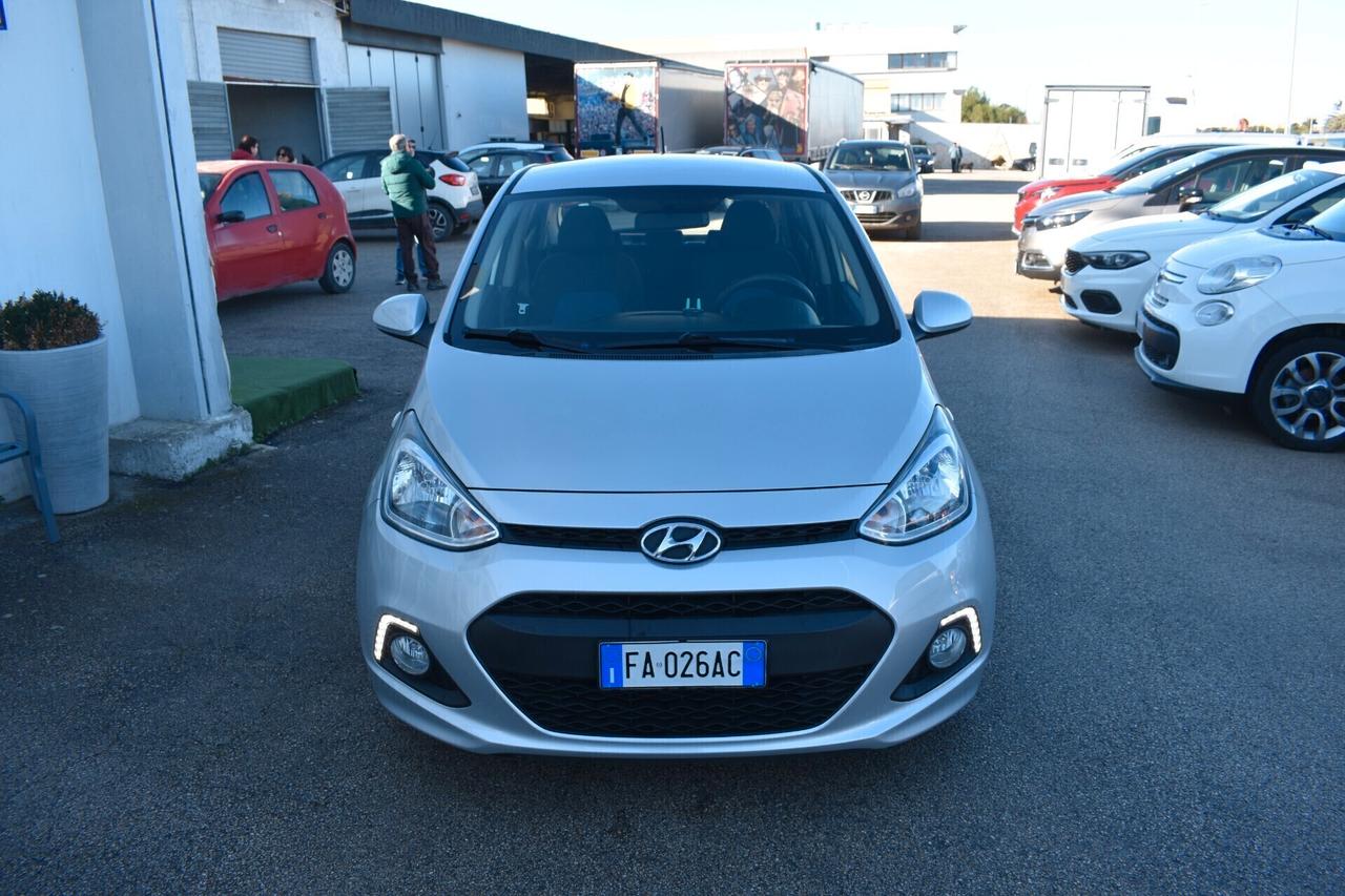 Hyundai i10 1.0 i NEOPATENTATI