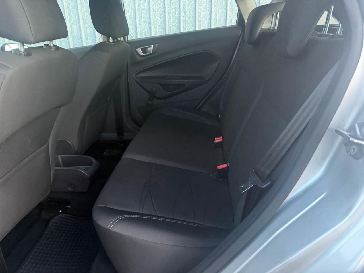 Ford Fiesta AUTOCARRO 4 posti