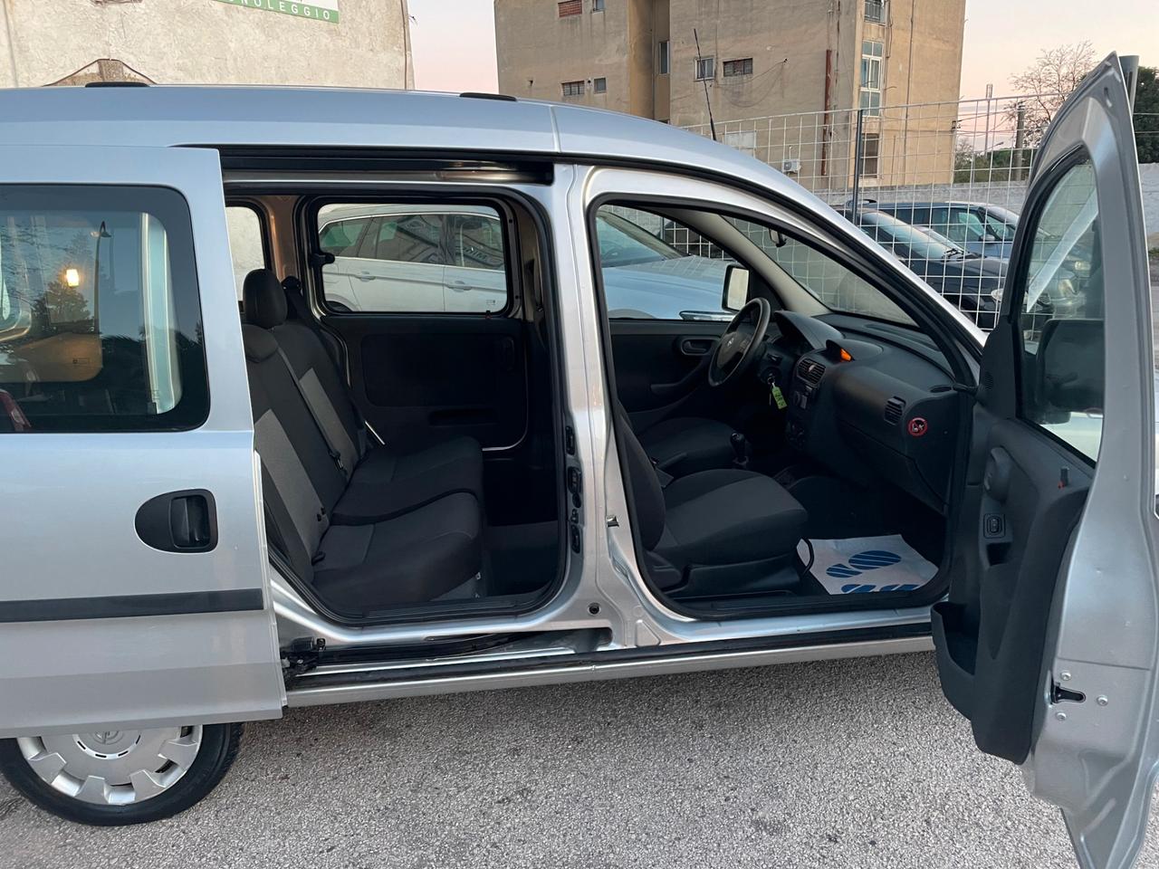 Opel Combo autovettura 5 posti 1.3 multijet