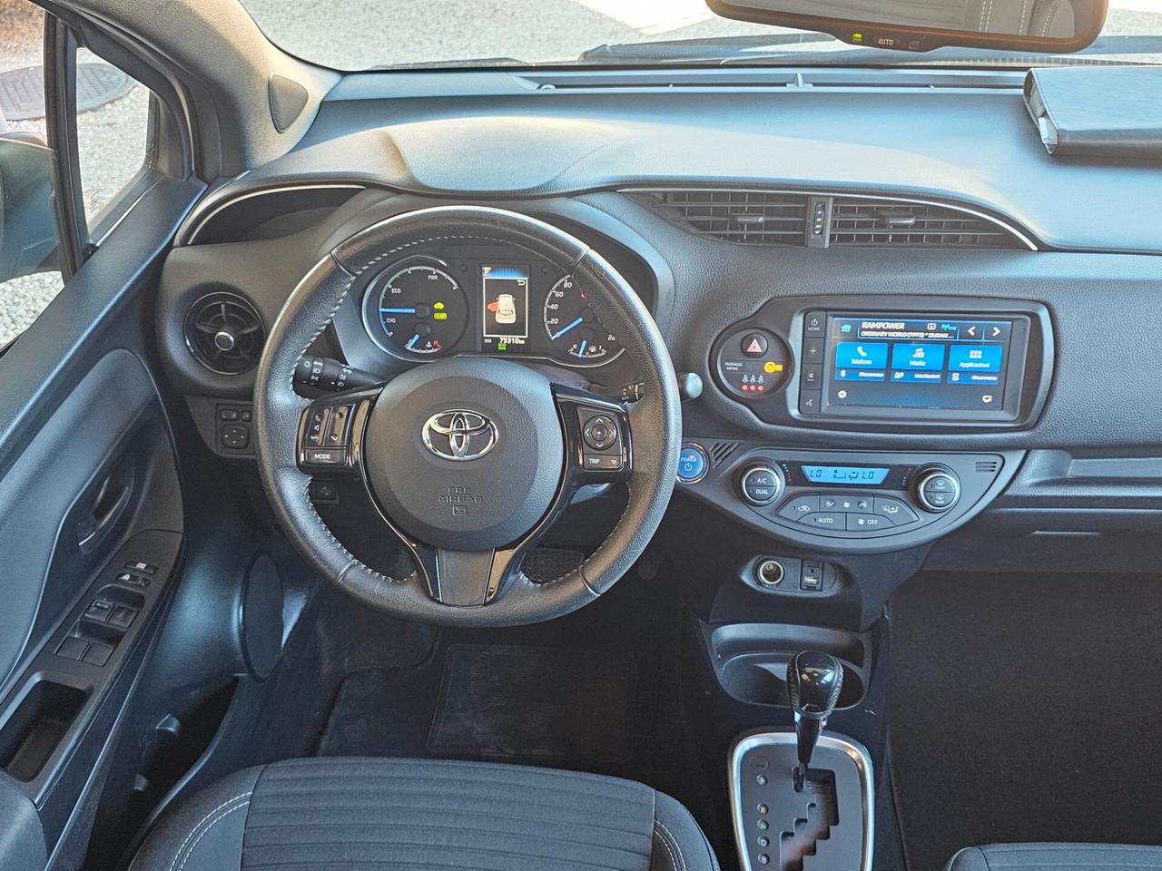 Toyota Yaris 1.5 Hybrid 5 porte Y20 Bitone