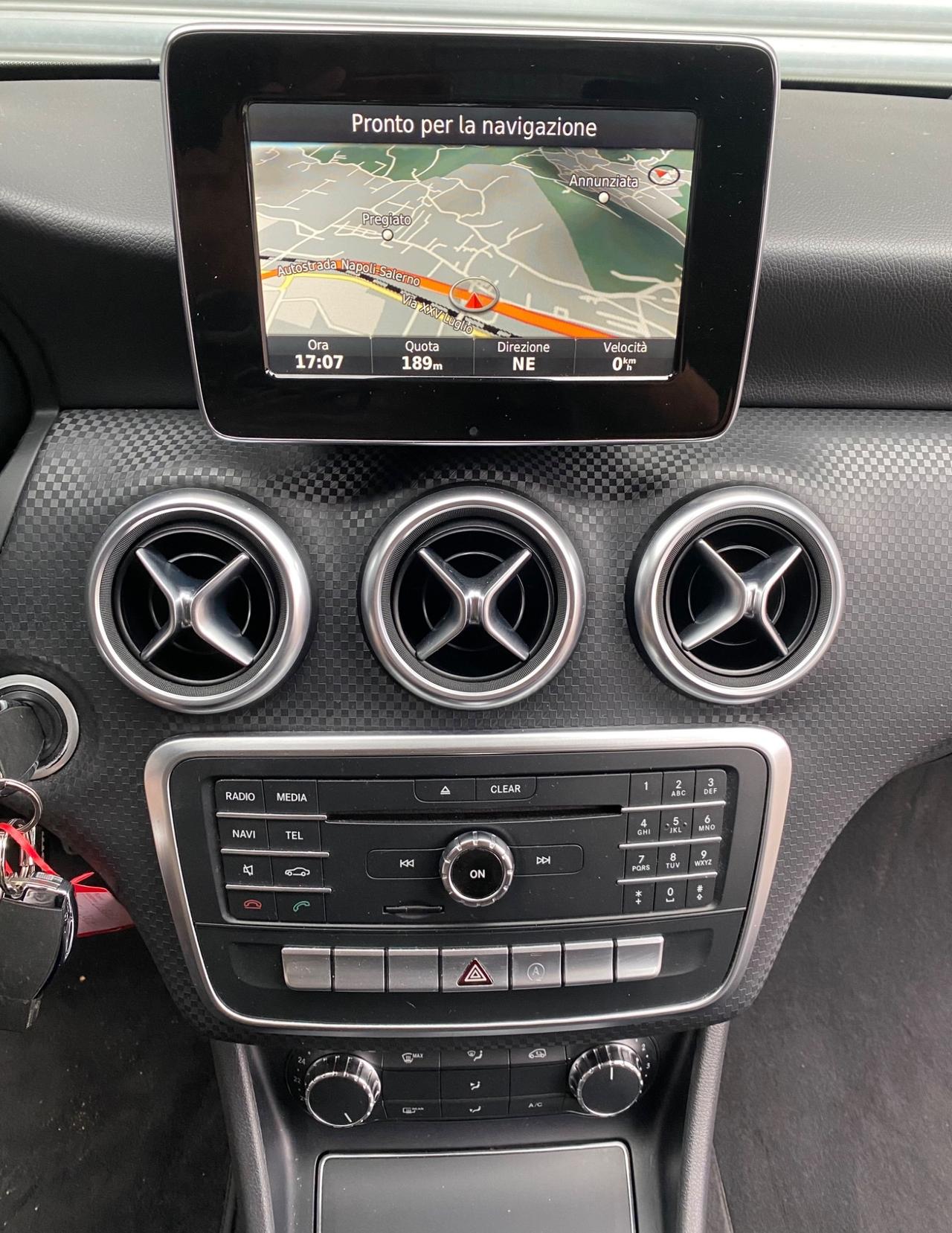 Mercedes-Benz A 180d 1.5 109cv Premium - 2017