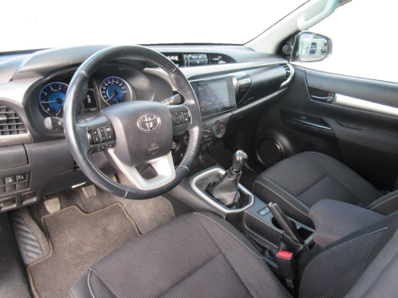 Toyota Hilux 2.4 D-4D 4WD 4 porte Double Cab Executive