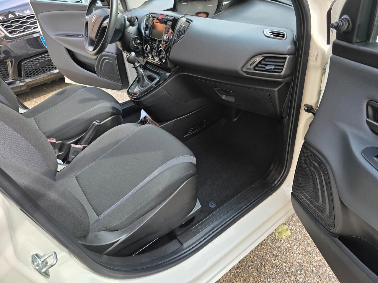 Lancia Ypsilon 1.2 69 CV 5 porte GPL Ecochic Platinum