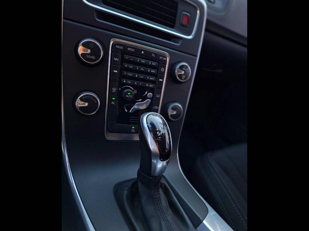 Volvo V60 2.0 D3 Momentum Geartronic