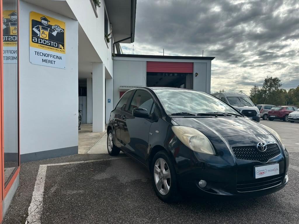Toyota Yaris 1.4 D-4D 3p LUXURY