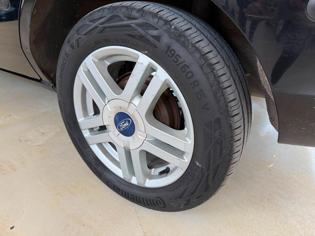 Ford Fusion 1.4 TDCi 5p. Collection 70cv