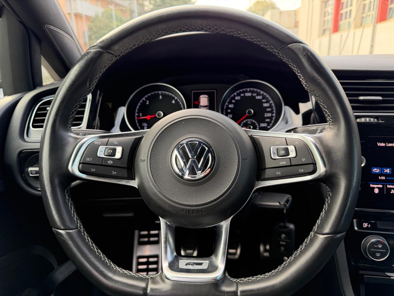 Volkswagen Golf 7.5 1.6 TDI R-Line
