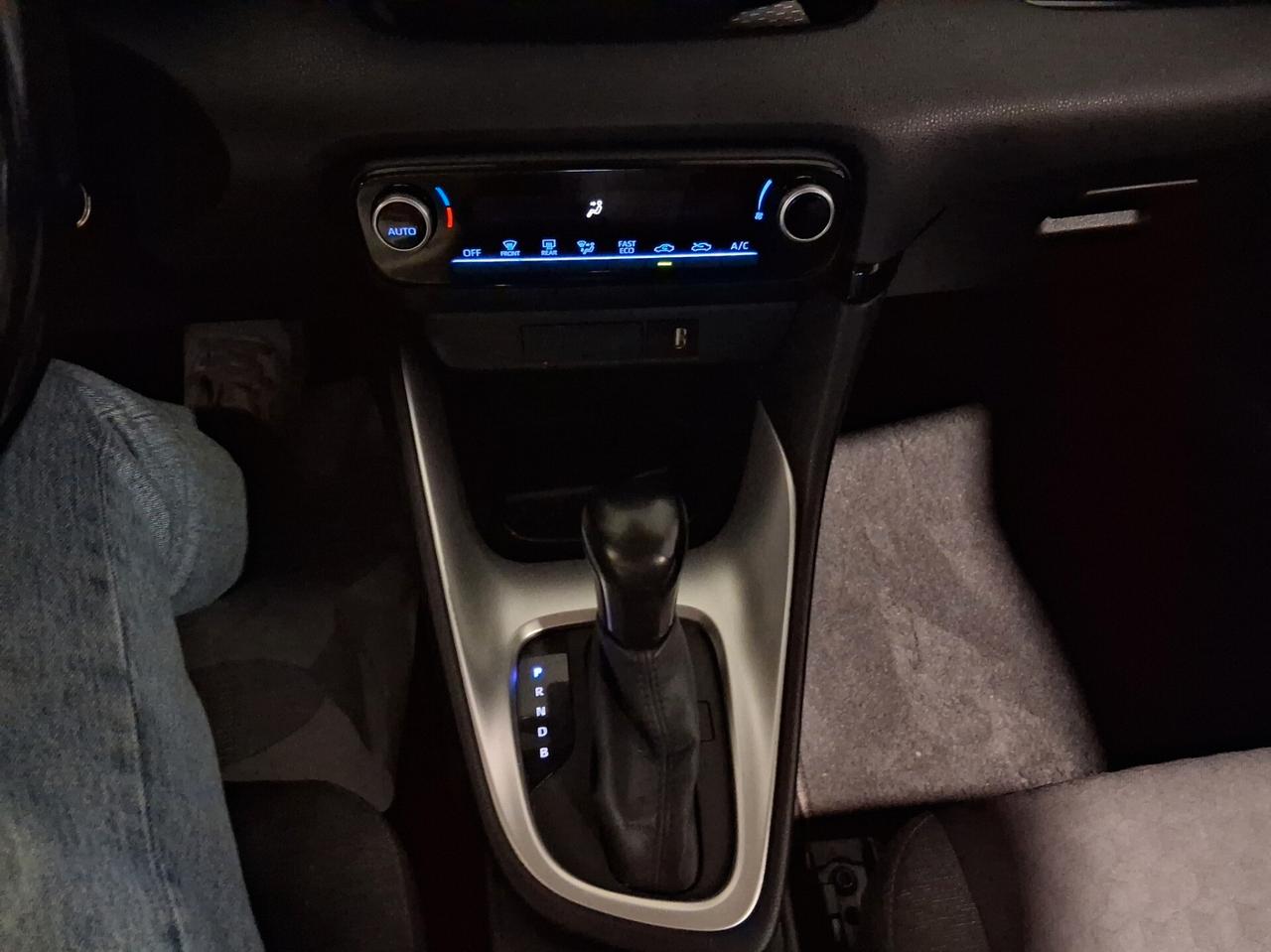 Toyota Yaris 1.5 Hybrid 5 porte Active