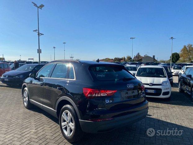 AUDI Q3 35 TFSI S tronic Business