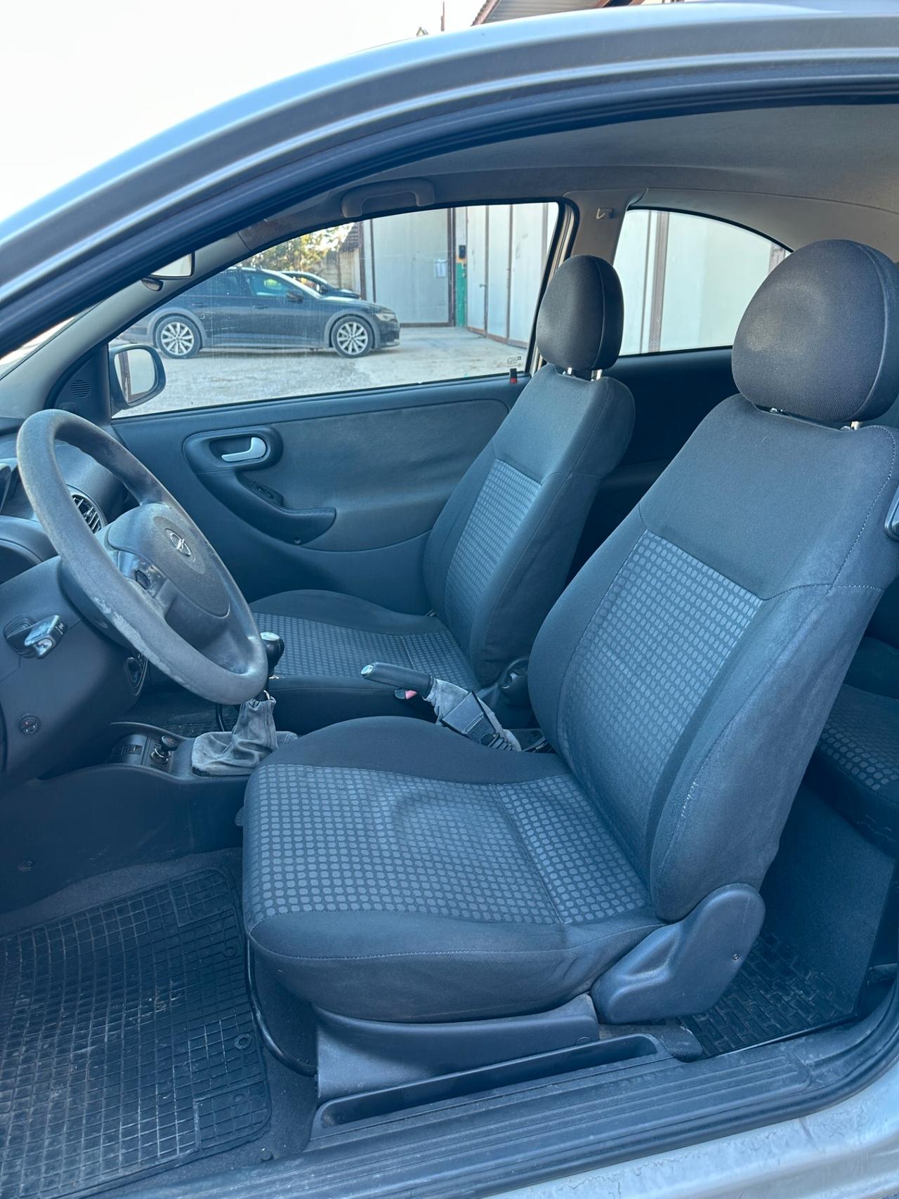Opel Corsa 1.2i 16V cat 3 porte Sport