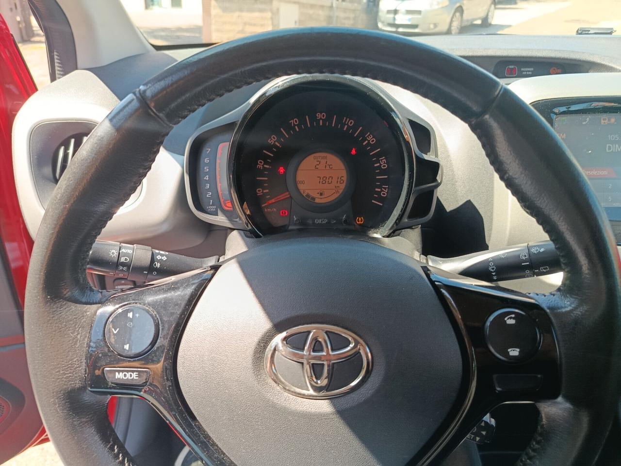 Toyota Aygo 1.0 VVT-i 69 CV 5 porte x-cite