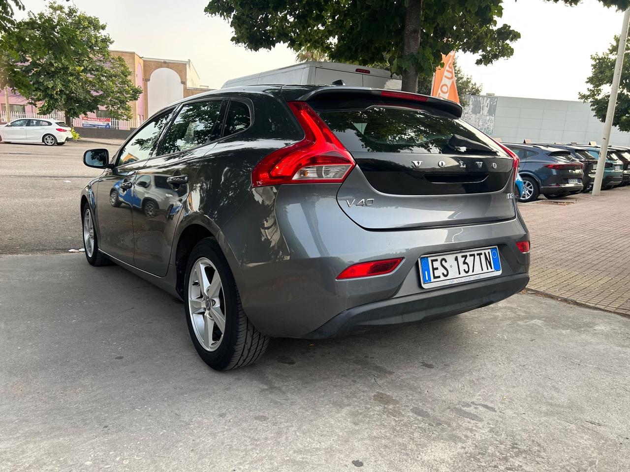 Volvo V40 KM. 61.000! D2