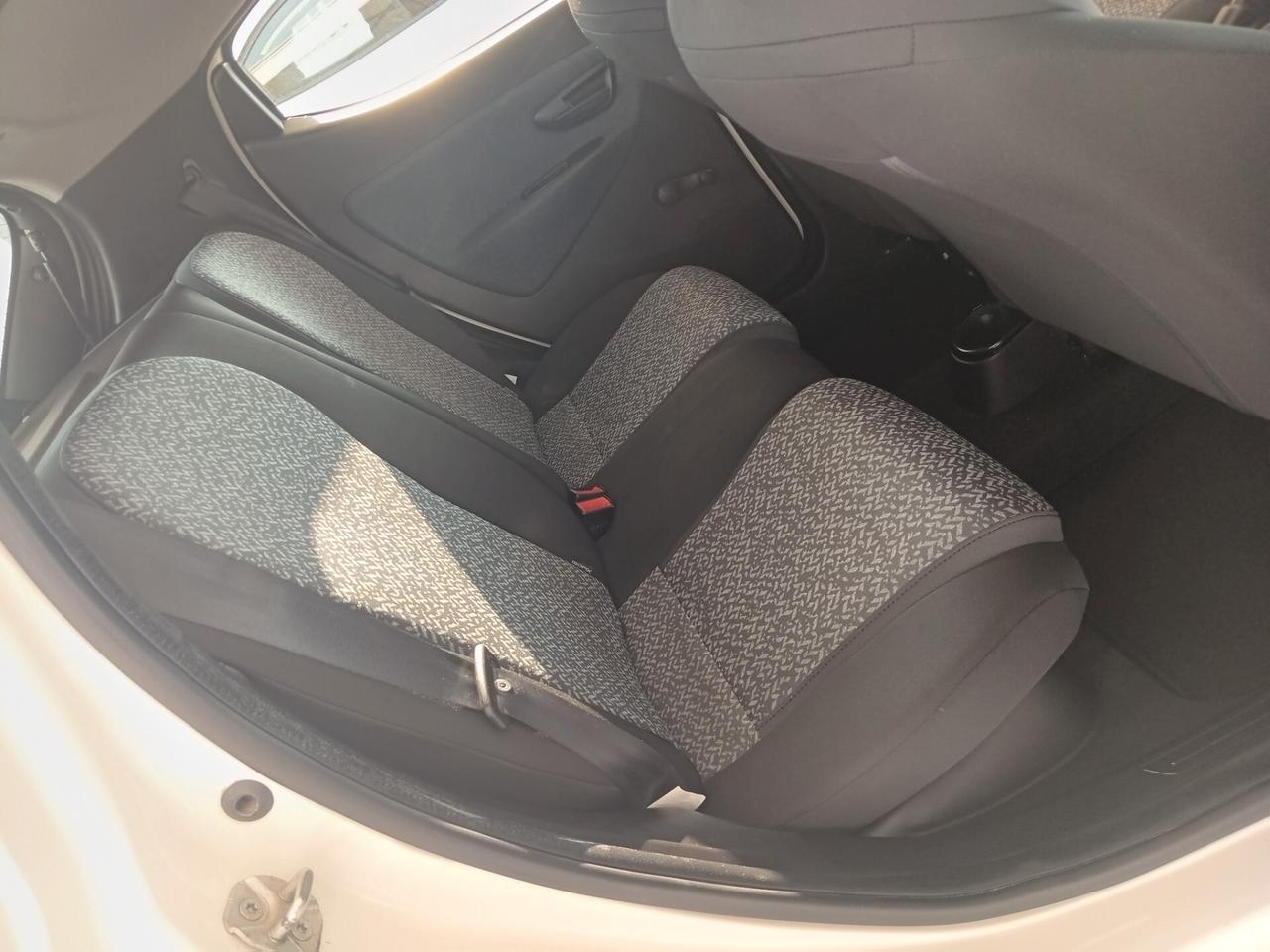 Ypsilon 1.2 C.V 69 PER NEO PATENTATI COME NUOVA