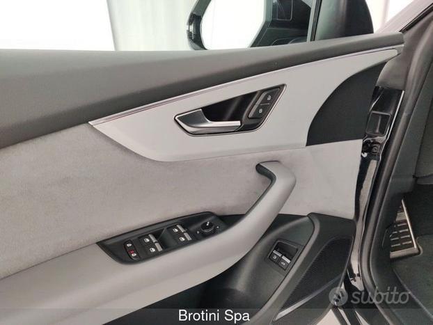 Audi Q8 55 TFSI e quattro tiptronic Sport