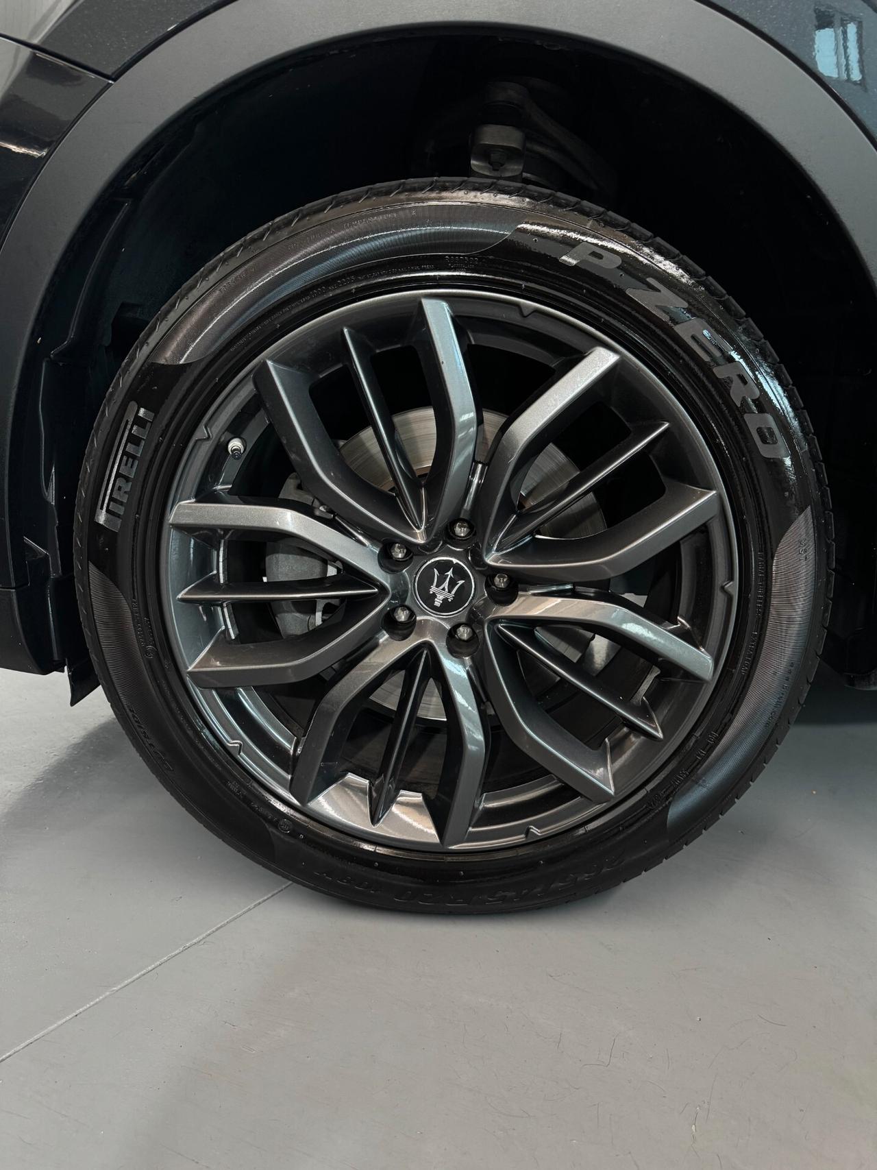 Maserati Levante Q4 V6 3.0cc 250cv Tetto apribile Sospensioni Autoregolabili IVA Esposta