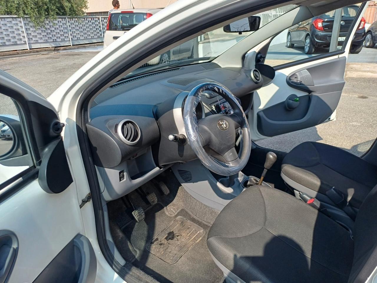 Toyota Aygo 1.0 12V VVT-i 5 porte Now Connect