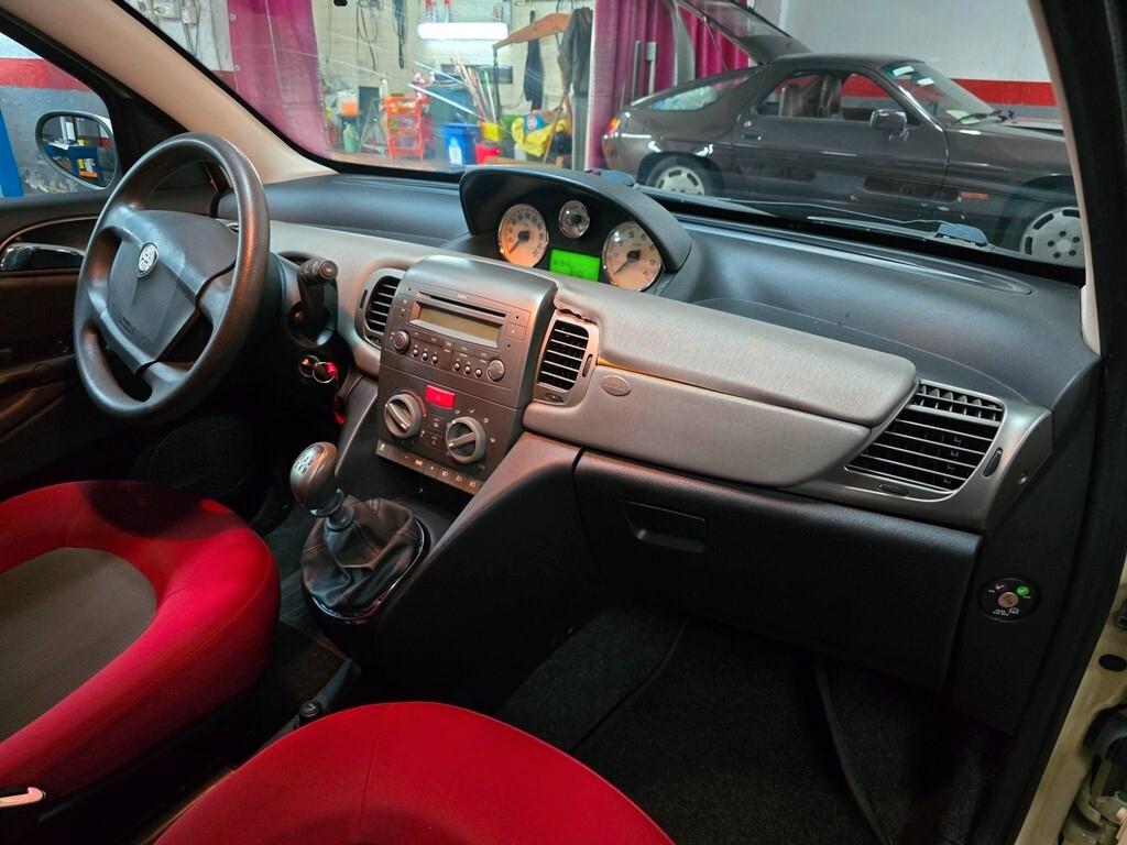Lancia Ypsilon 1.2 Argento