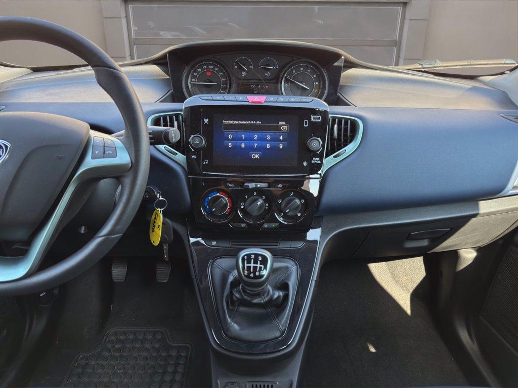 LANCIA Ypsilon 1.0 firefly hybrid Platino s&s 70cv del 2024