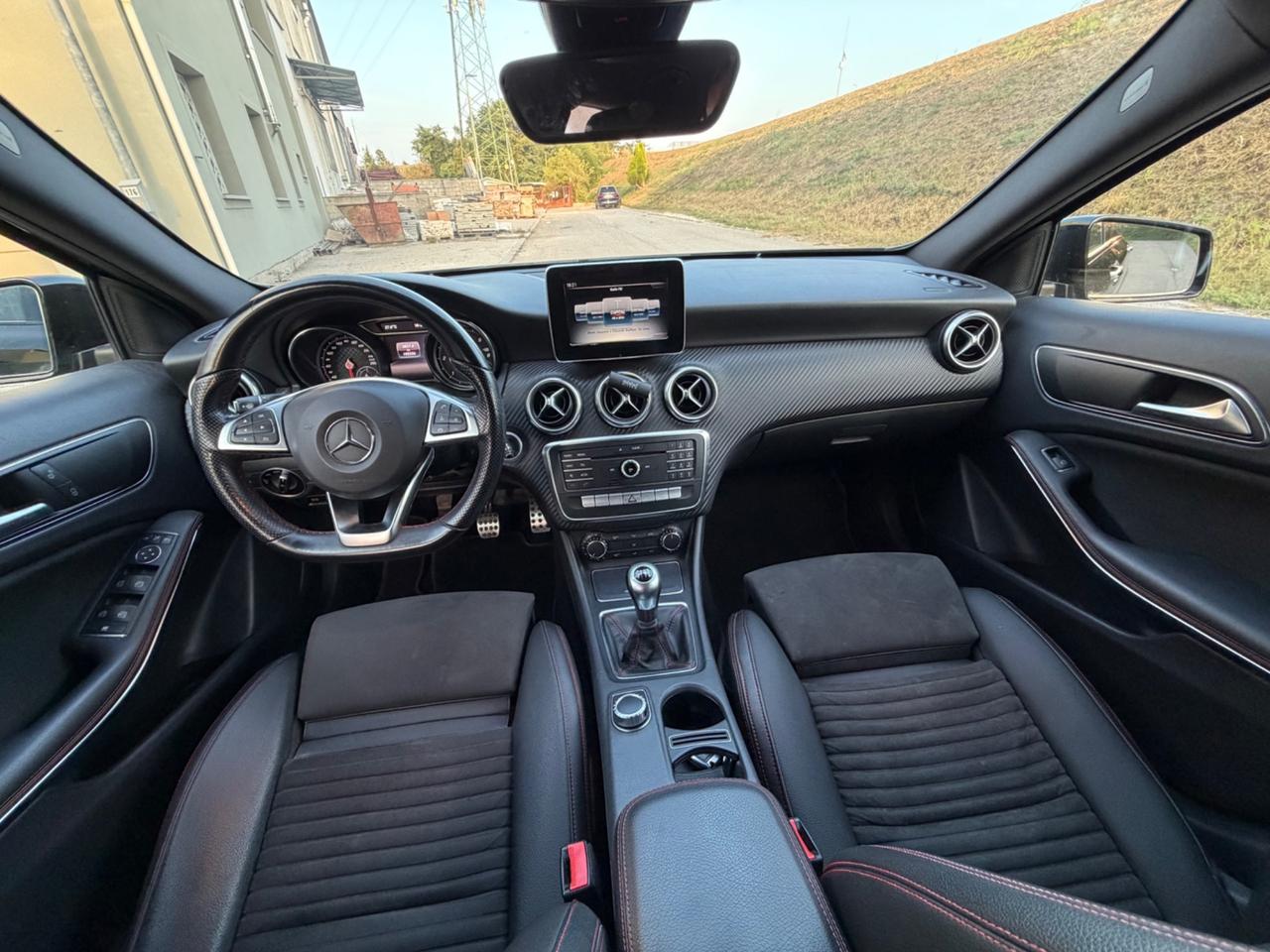 Mercedes-benz A 180 AMG dentro e fuori