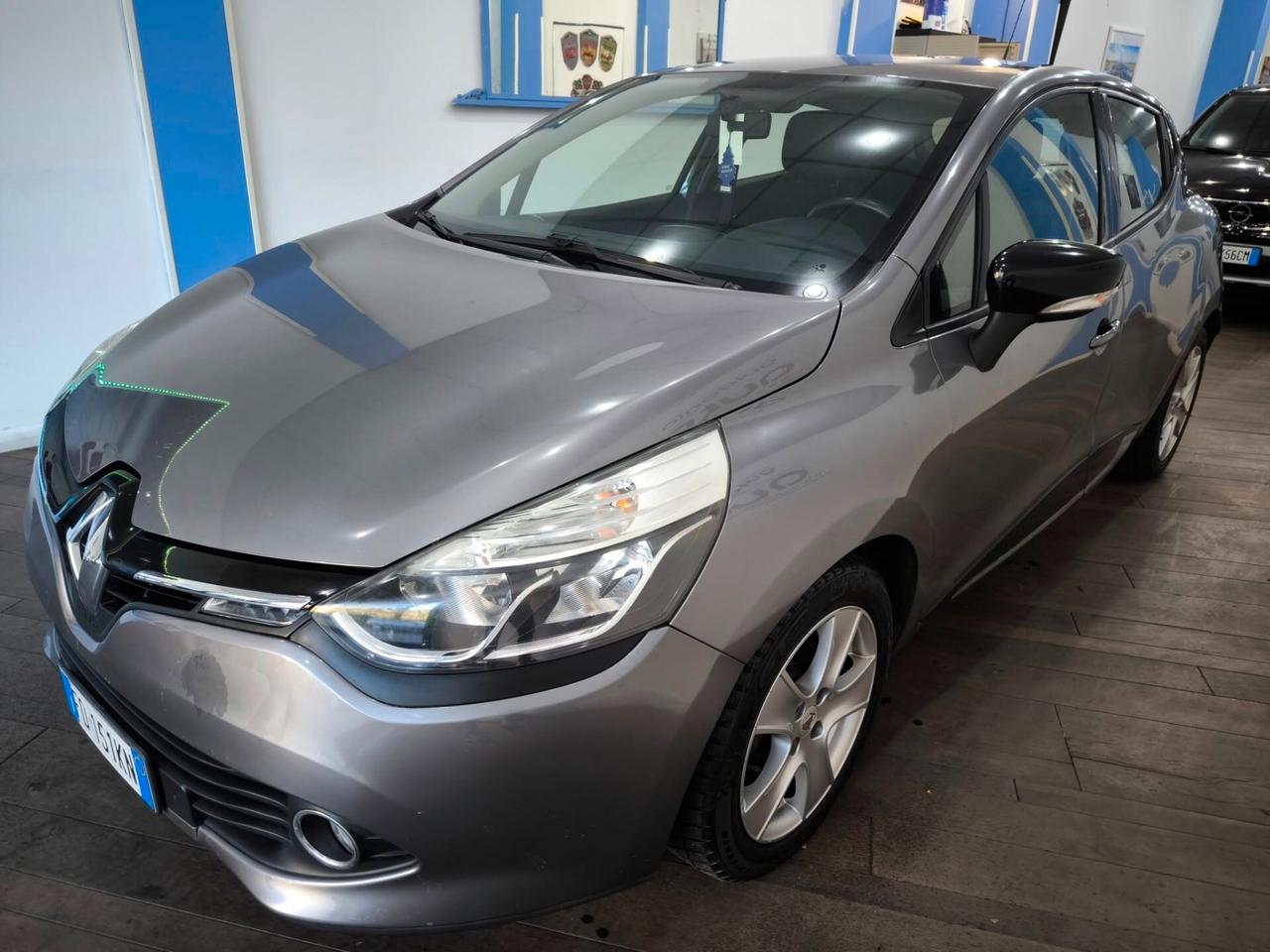 Renault Clio 1.2 75 CV 5 porte Duel