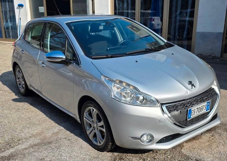 Peugeot 208 1.2 VTi 82 CV 3 porte Allure