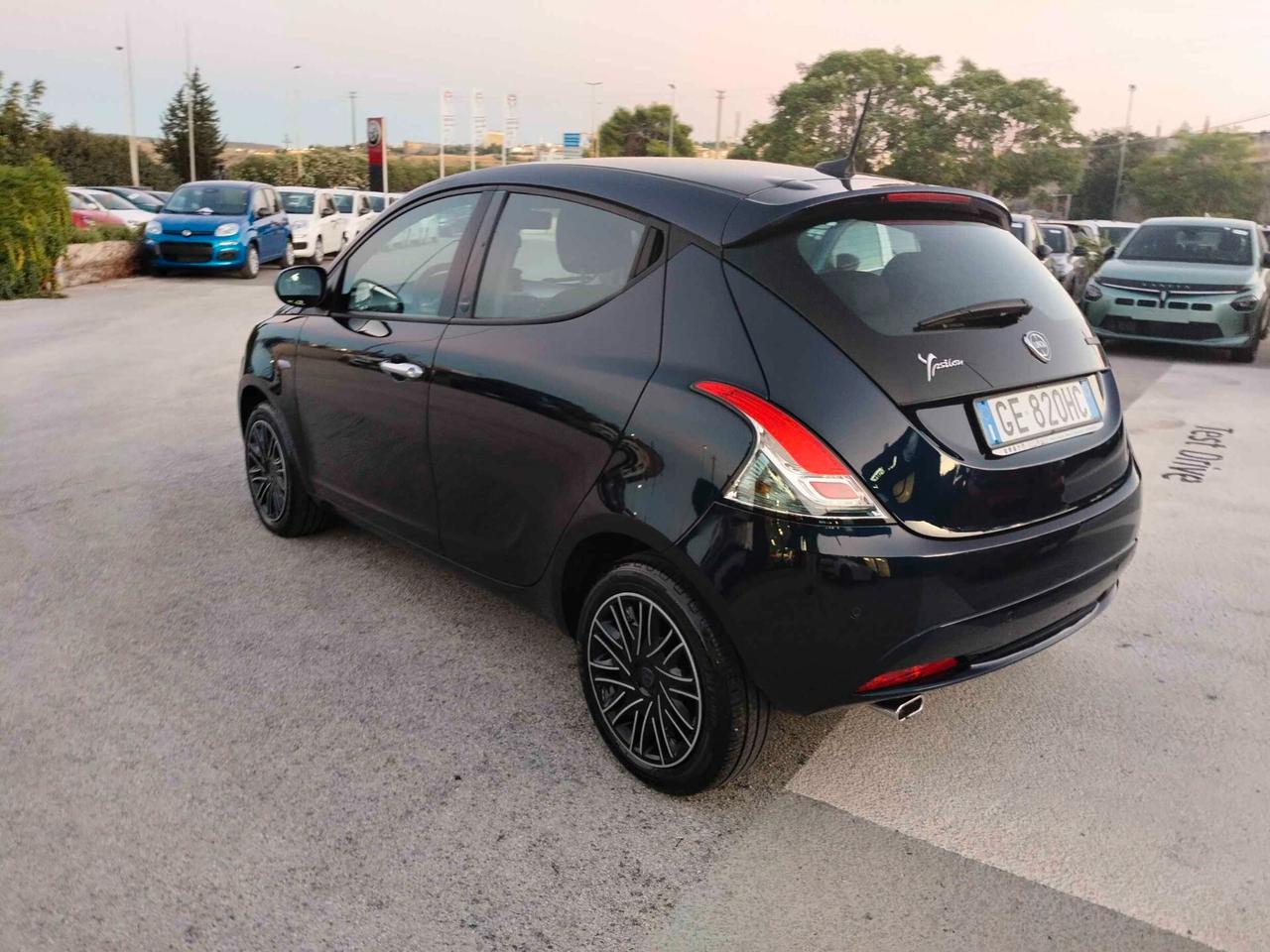 Lancia Ypsilon 1.0 FireFly 5 porte S&S Hybrid Ecochic Gold