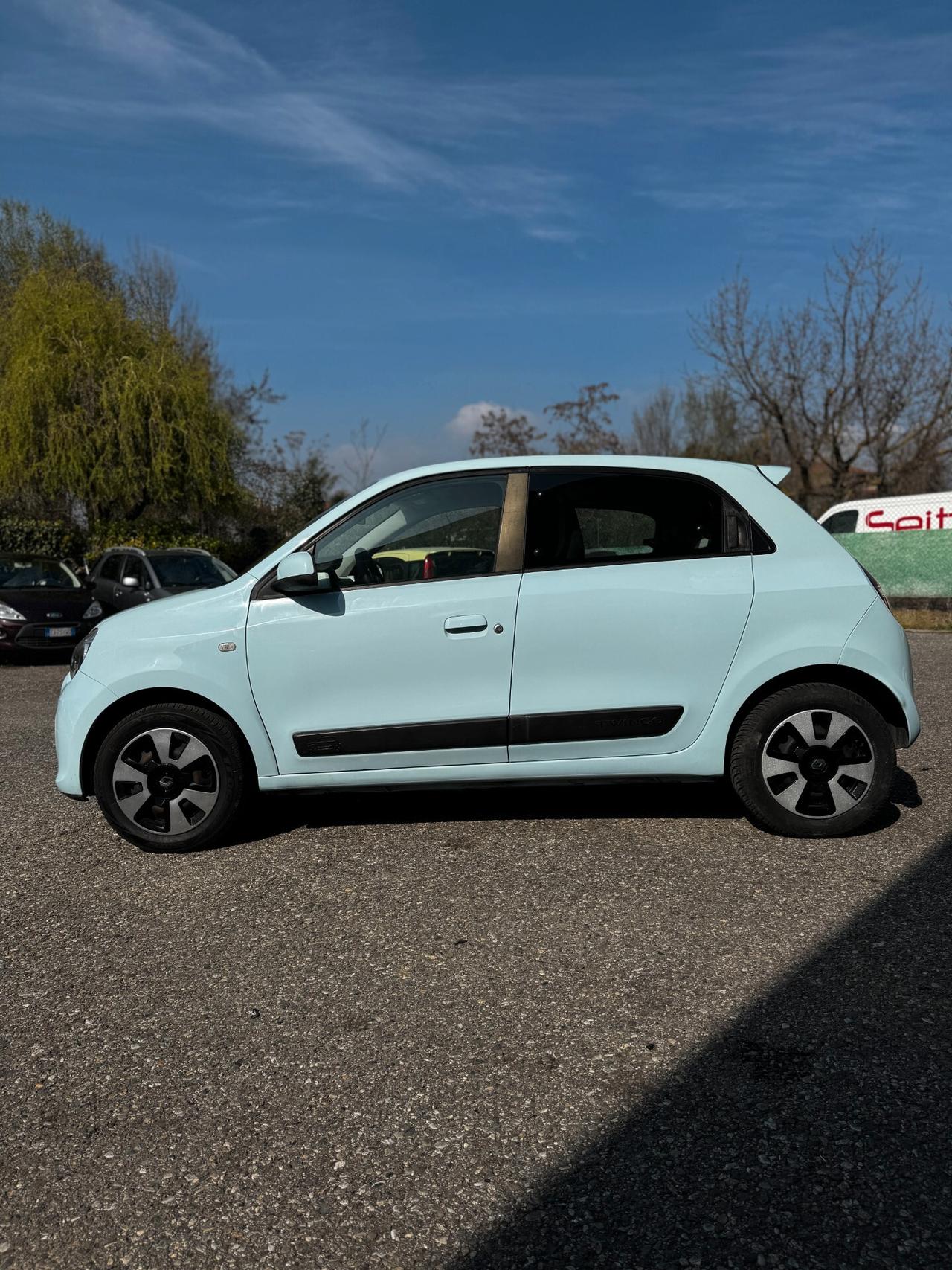 Renault Twingo 1.0 52kW Benz 5p *59.000 km*