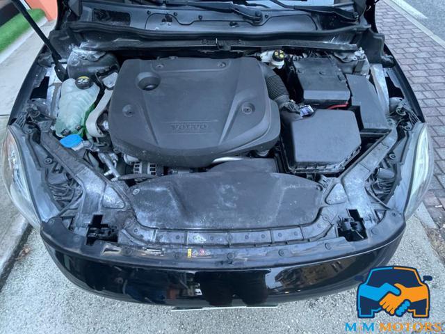 VOLVO V40 Kinetic con 12 mesi garanzia