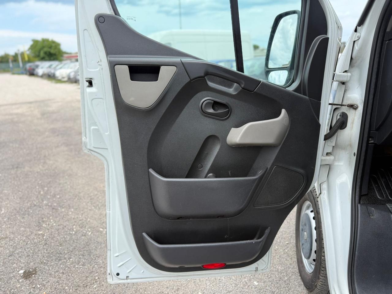 Renault Master 35 2.3 DCI L3H2 GANCIO TRAINO