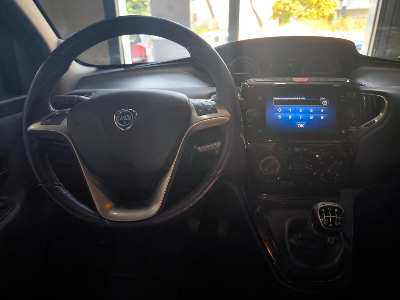 Lancia Ypsilon 1.0 FireFly 5 porte S&S Hybrid Ecochic Gold