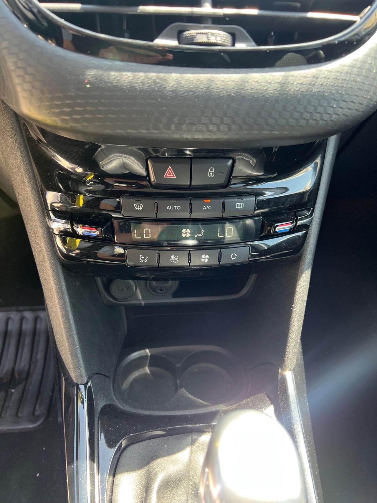 Peugeot 2008 BlueHDi 120 S&S Crossway