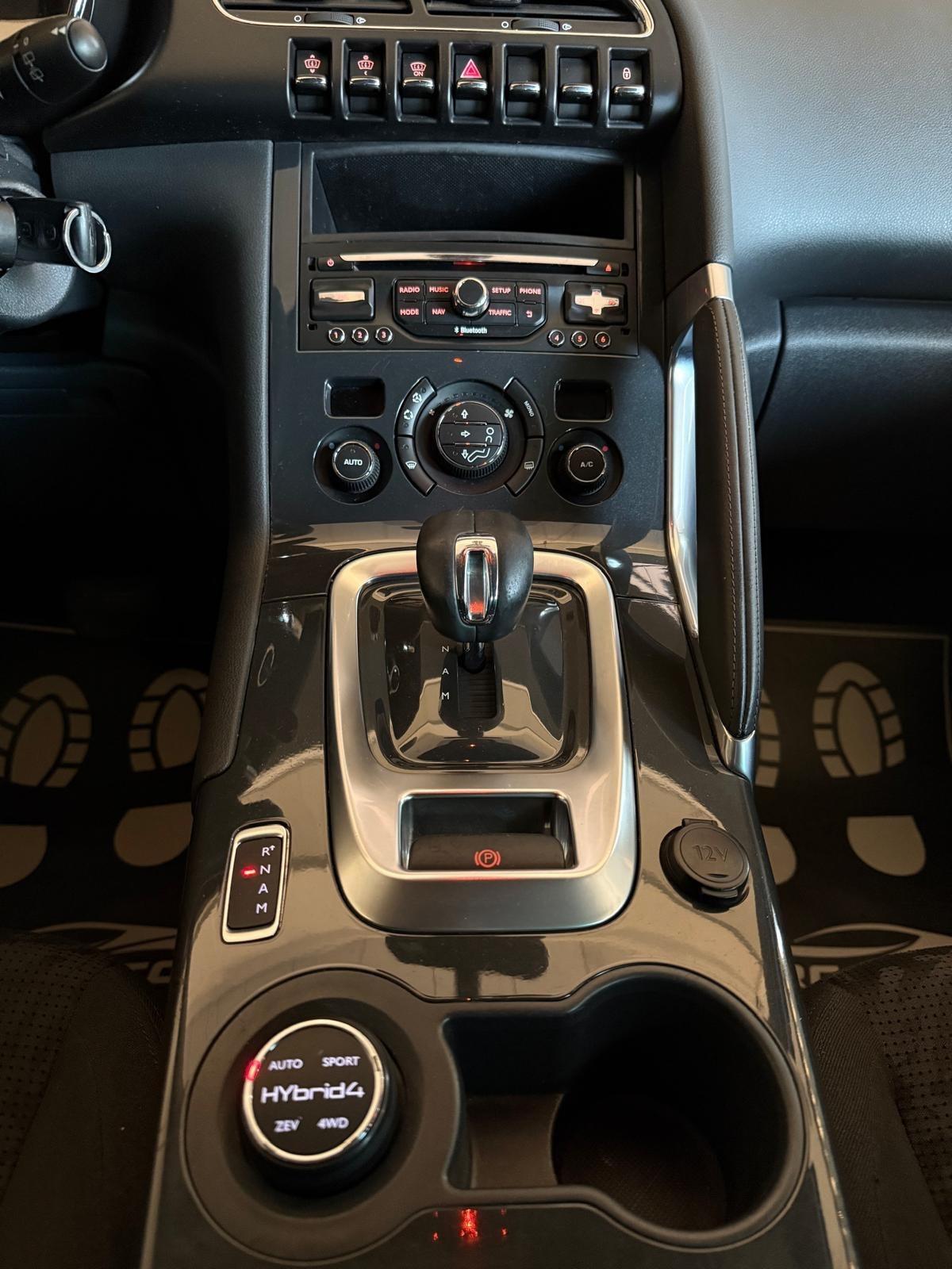 Peugeot 3008 HYbrid4