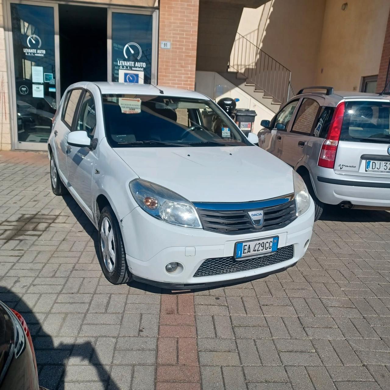 153.628KM ECONOMICA GPL DI FABBRICA SANDERO 1.4