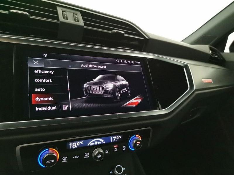 Audi Q3 Sportback 35 2.0 tdi Identity Black s-tronic