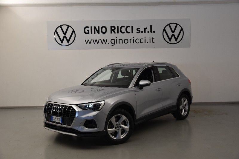 AUDI Q3 40 TDI quattro S tronic Business Advanced