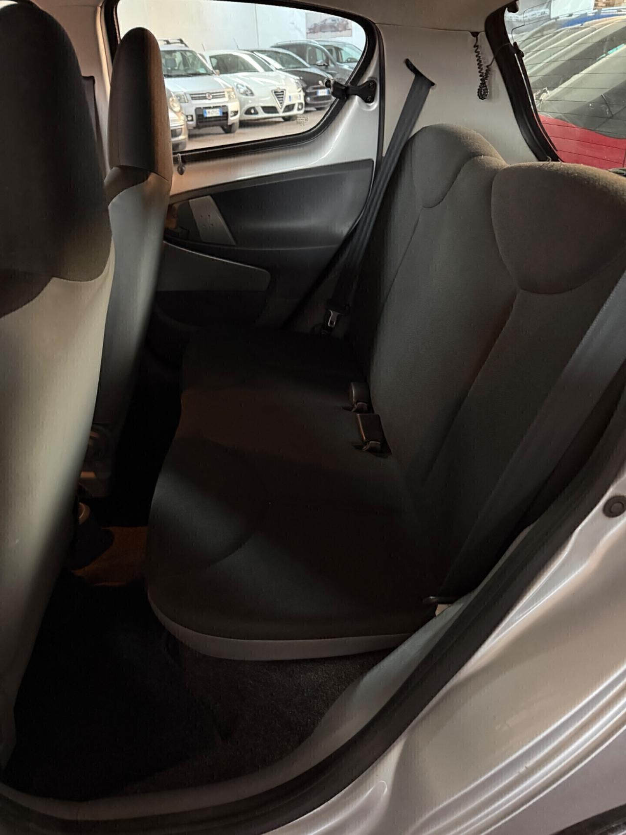 Toyota Aygo 1.0 12V VVT-i 5 porte Deep