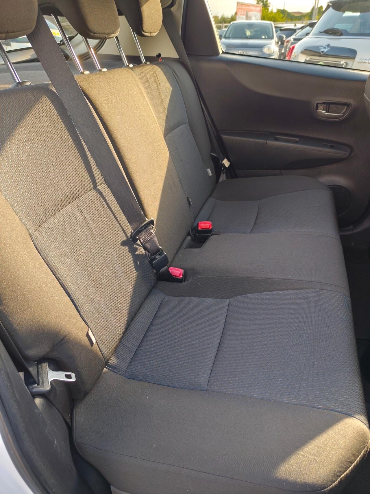 Toyota Yaris 1.5 Hybrid Lounge 07/2013