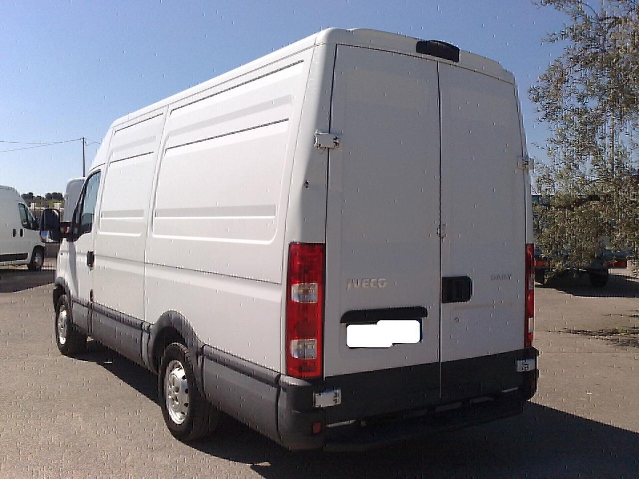 Iveco Daily 35s15 FURGONE DI SERIE - 2013