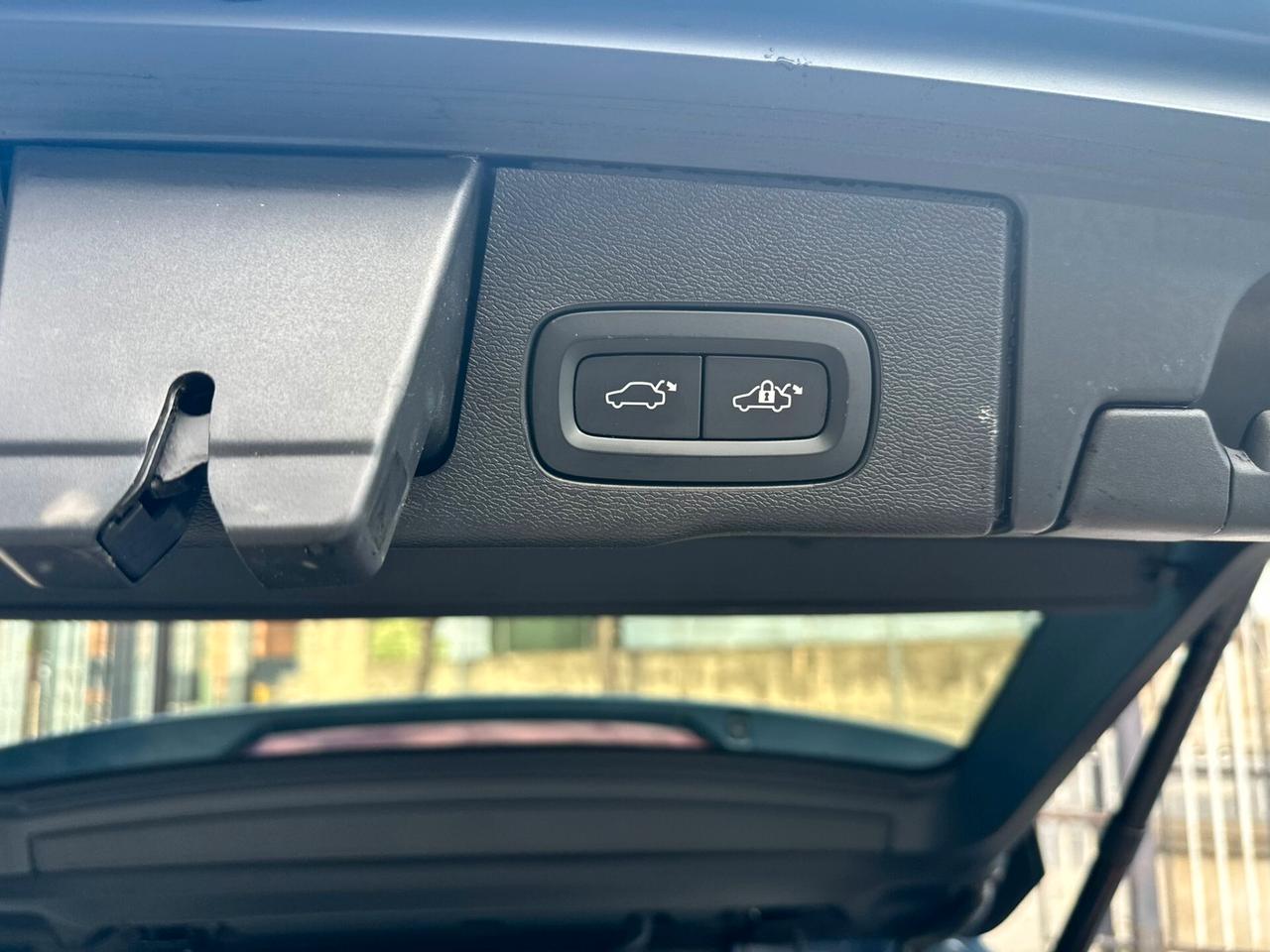 Volvo XC 60 XC60 B4 (d) AWD automatico Plus Dark