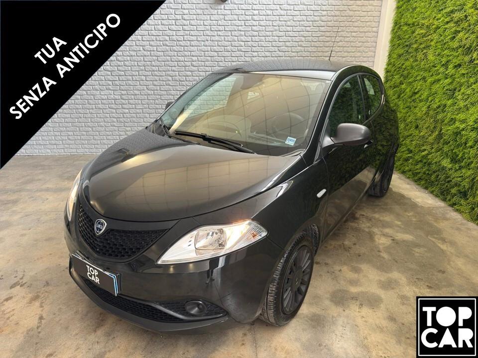 Lancia Ypsilon 1.0 FireFly 5 porte S&S Hybrid Ecochic Silver